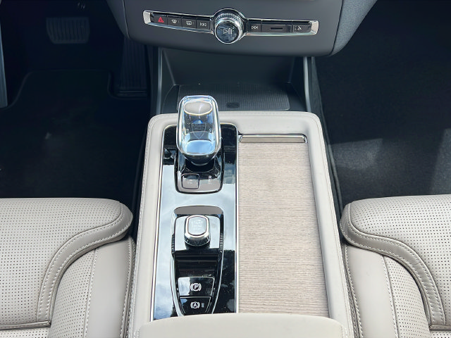 New 2026 Volvo XC90 B6 Ultra w/ Protection Package Premier AWD/4WD image 14