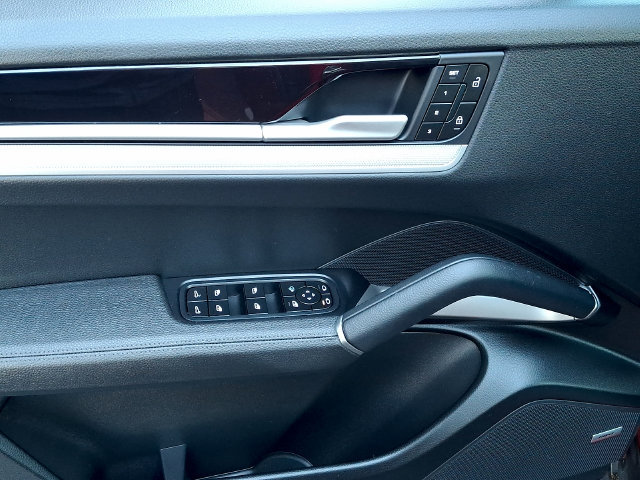 Certified 2024 Porsche Cayenne AWD/4WD image 16
