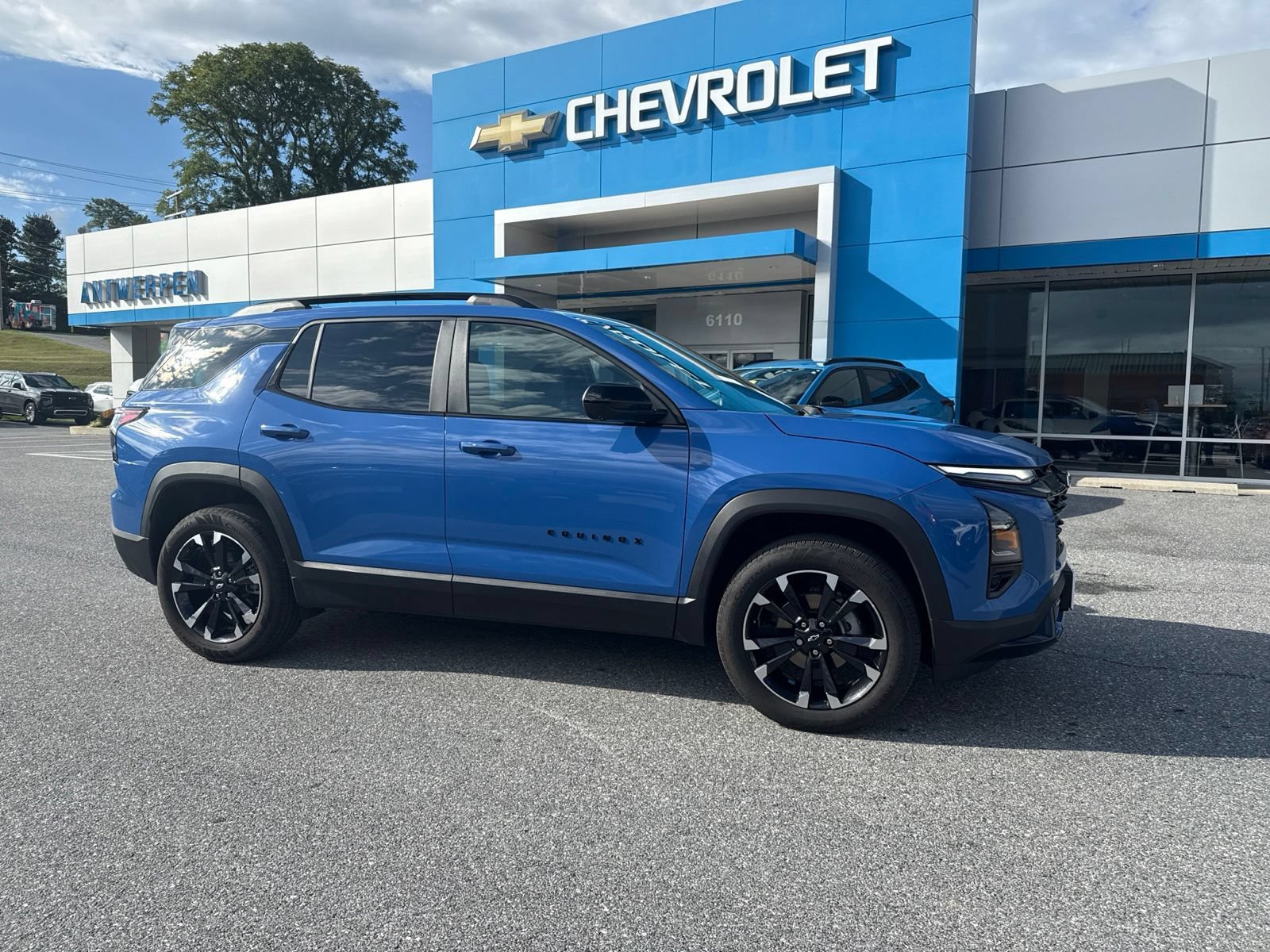 Used 2025 Chevrolet Equinox RS w/ Safety and Technology Package AWD/4WD image 4