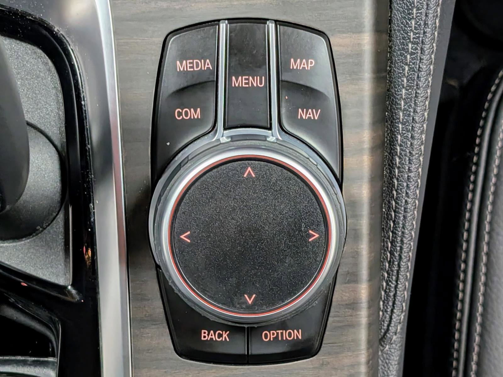 Used 2022 BMW M550i xDrive image 27