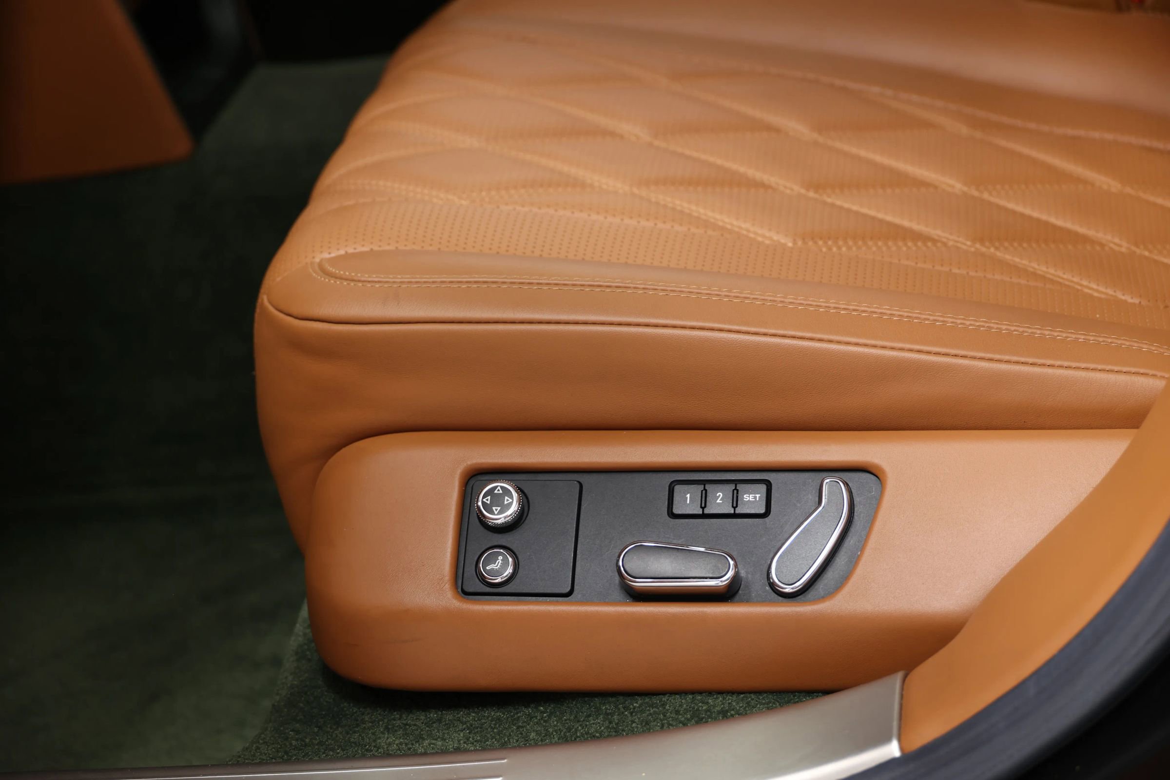 Used 2016 Bentley Flying Spur W12 AWD/4WD image 46