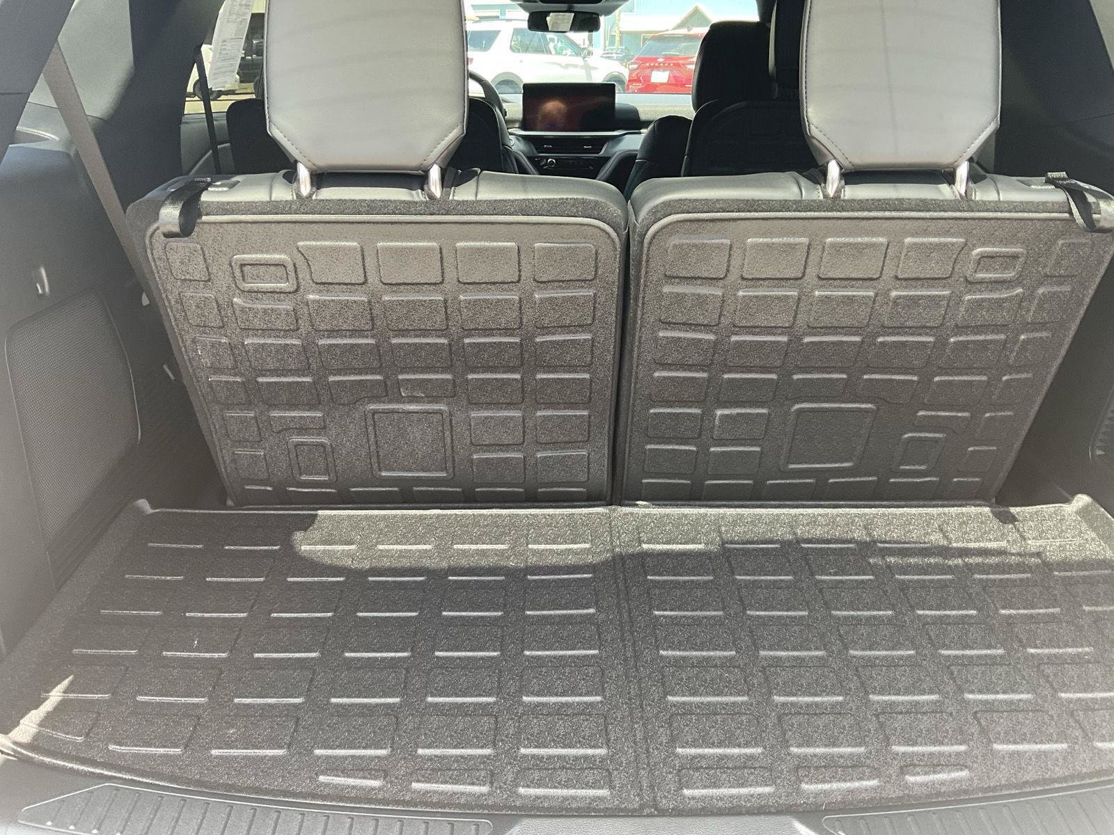Used 2025 Ford Explorer ST AWD/4WD image 12