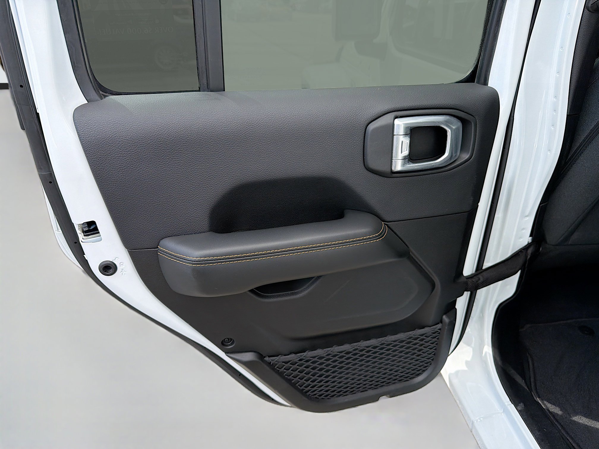 Used 2025 Jeep Wrangler Sahara image 43