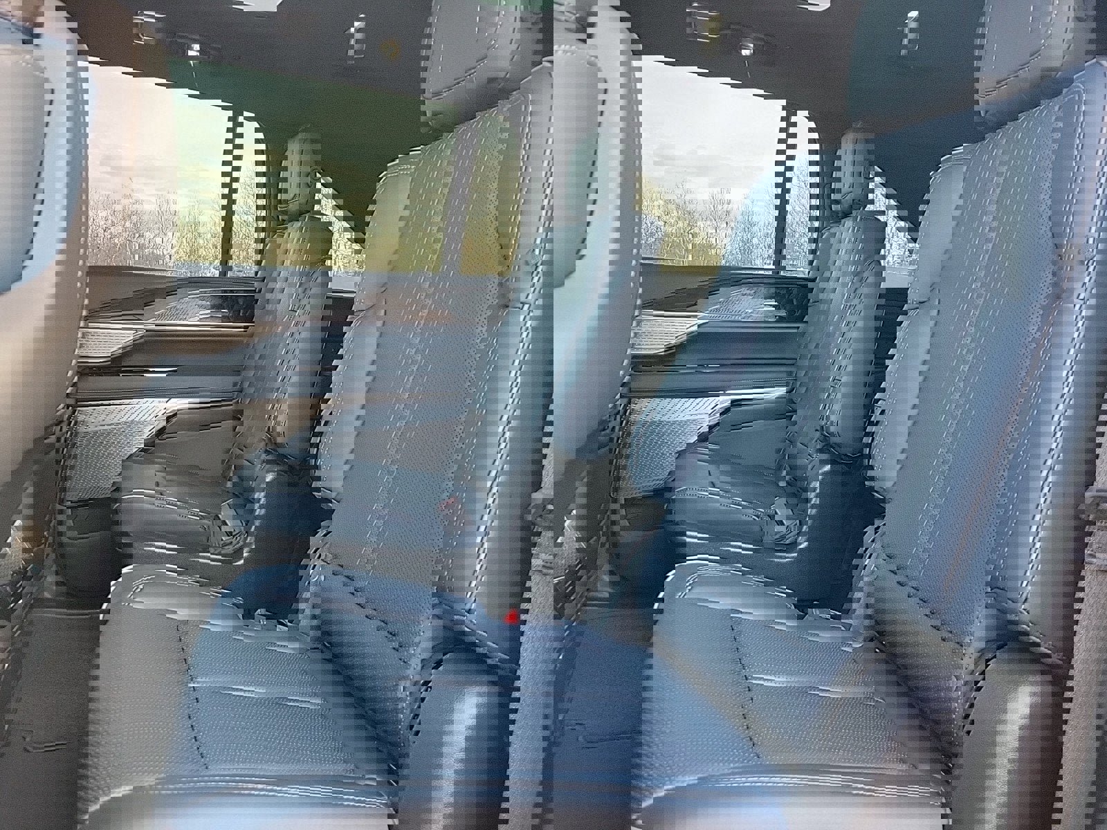 New 2025 Cadillac Escalade IQ Luxury 2 image 16