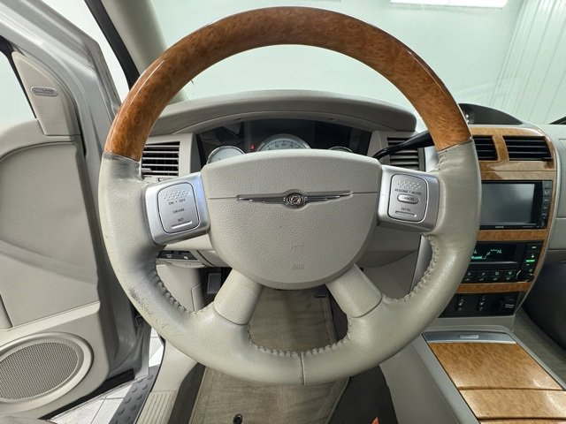 Used 2008 Chrysler Aspen Limited image 17