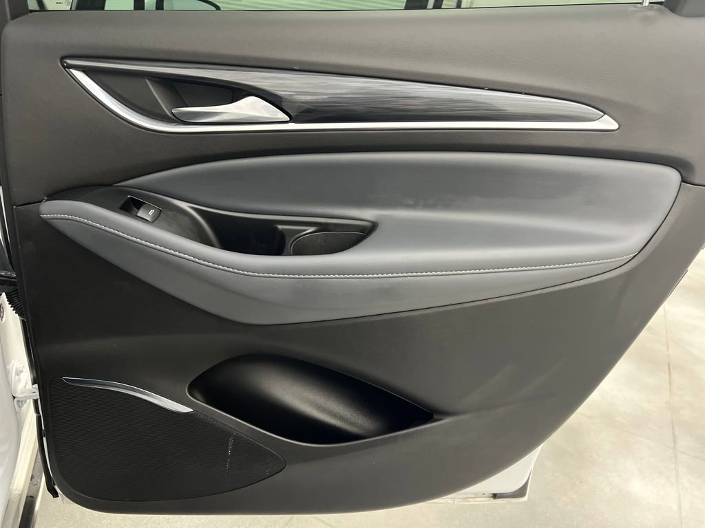 Used 2024 Buick Enclave Premium image 21