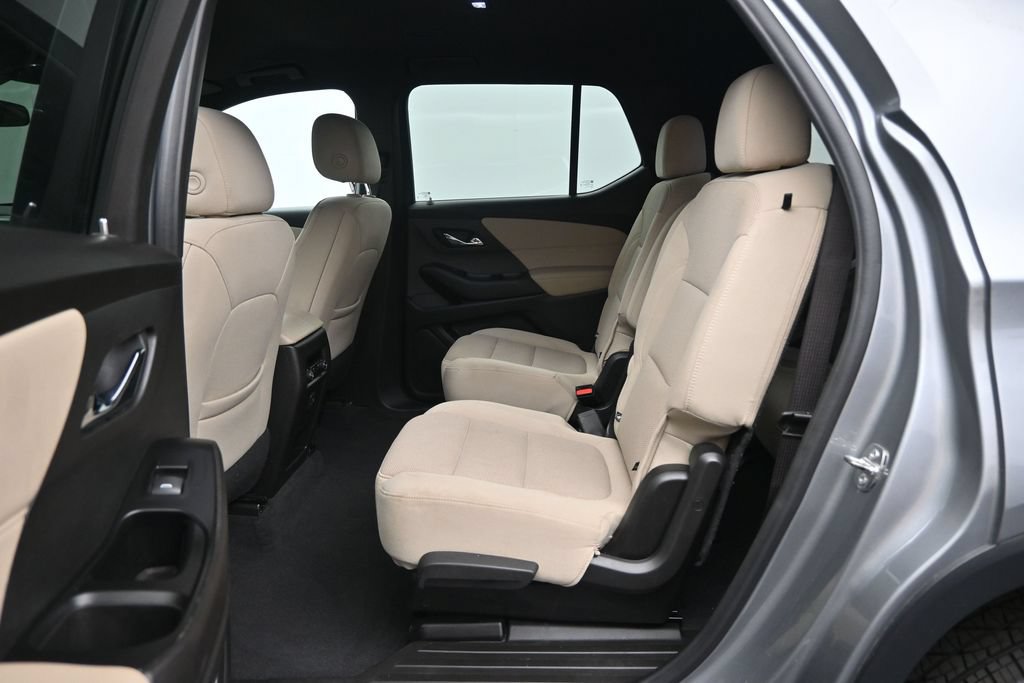 Used 2023 Chevrolet Traverse LT w/ LPO, Cargo Package AWD/4WD image 26