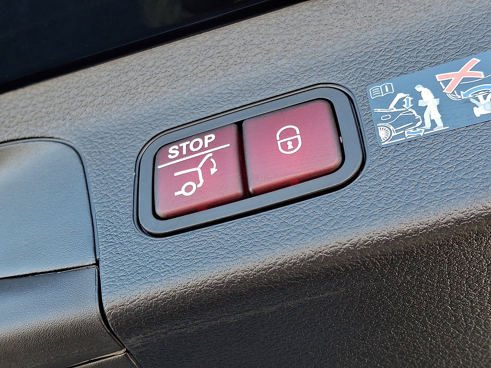 Certified 2026 Mercedes-Benz GLS 450 4MATIC image 32