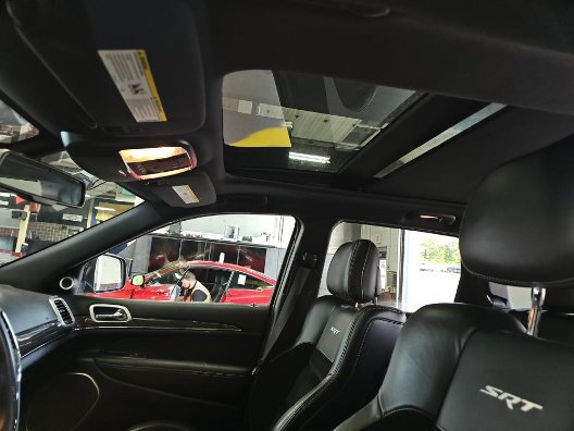 Used 2014 Jeep Grand Cherokee SRT8 w/ Luxury Group II AWD/4WD image 15