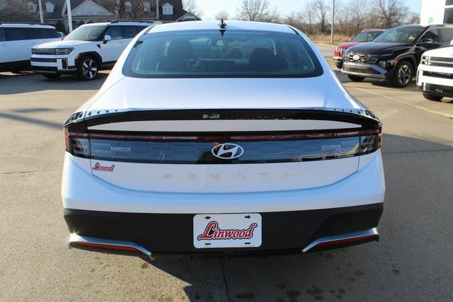 Used 2026 Hyundai Sonata SE FWD image 4