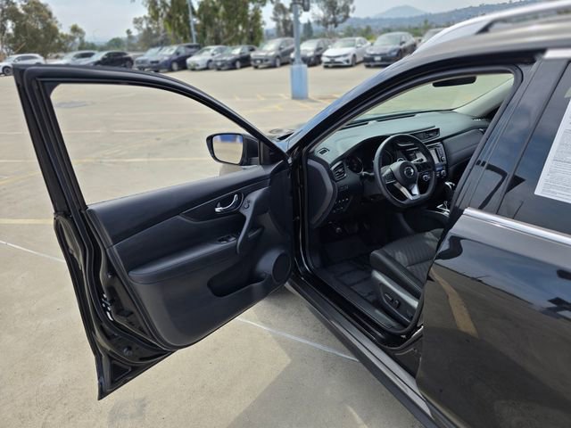 Used 2019 Nissan Rogue SV image 38