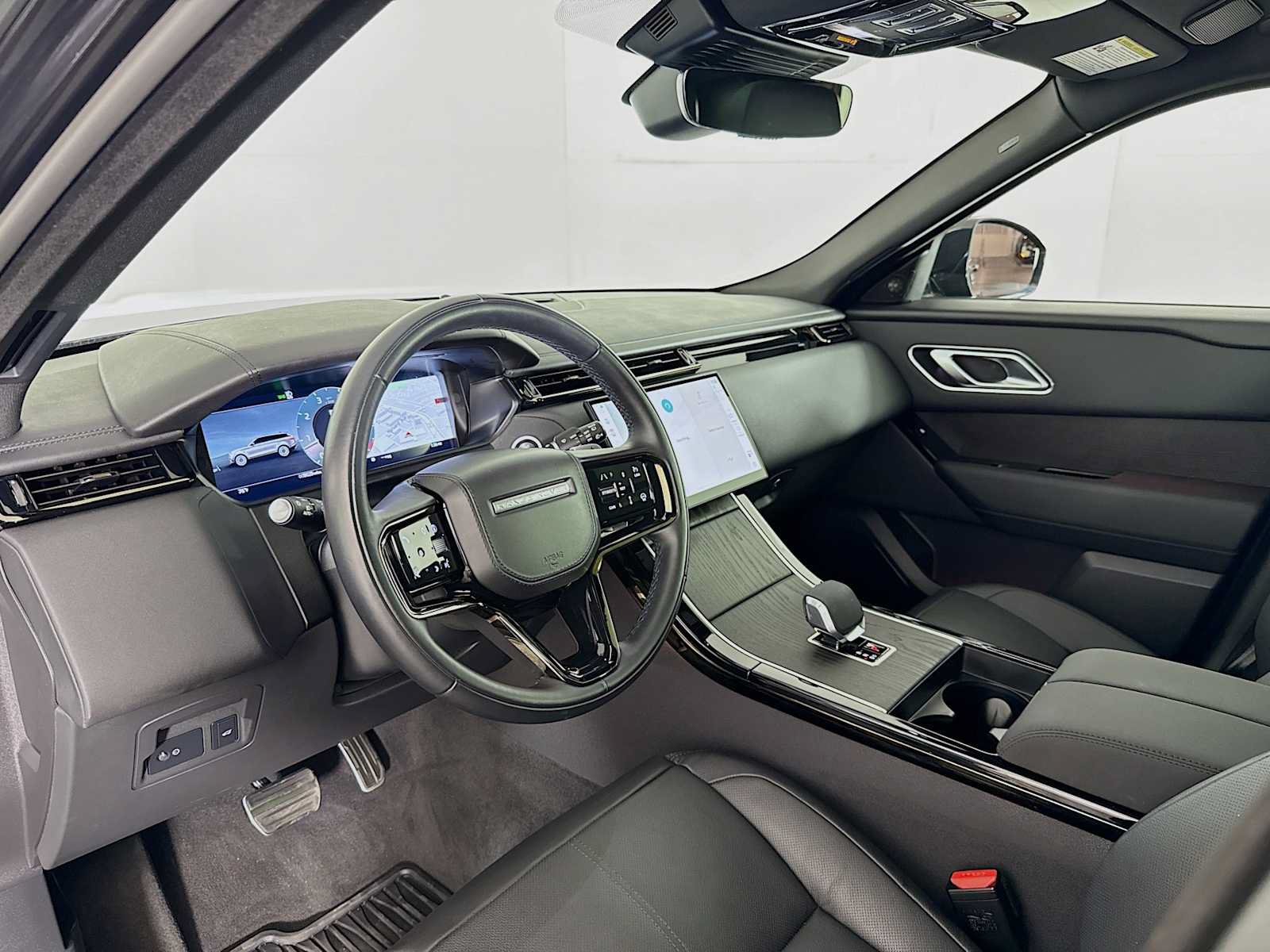 Used 2026 Land Rover Range Rover Velar Dynamic SE AWD/4WD image 9