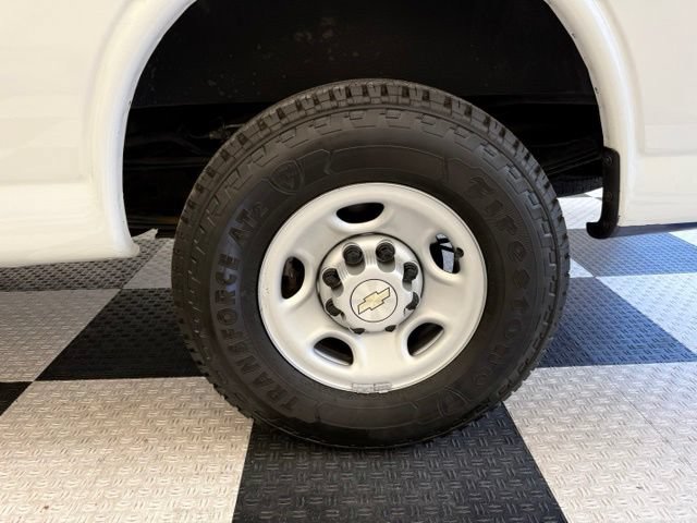 Used 2021 Chevrolet Express 2500 w/ Driver Convenience Package RWD image 10
