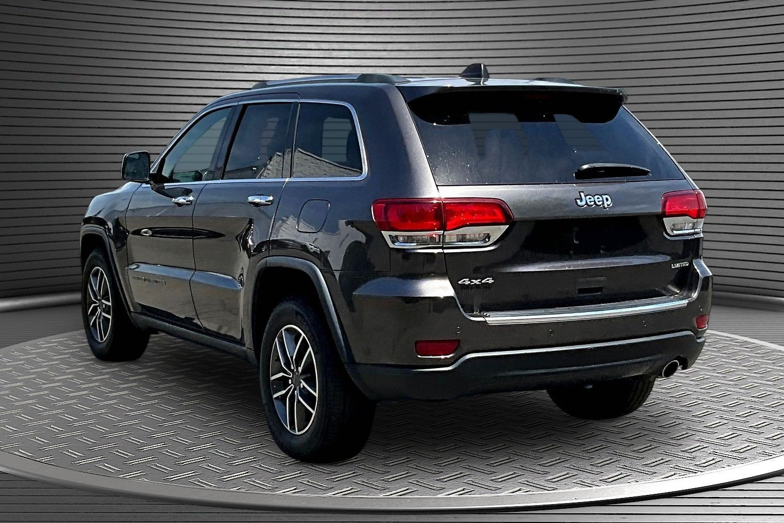 Used 2020 Jeep Grand Cherokee Limited AWD/4WD image 4
