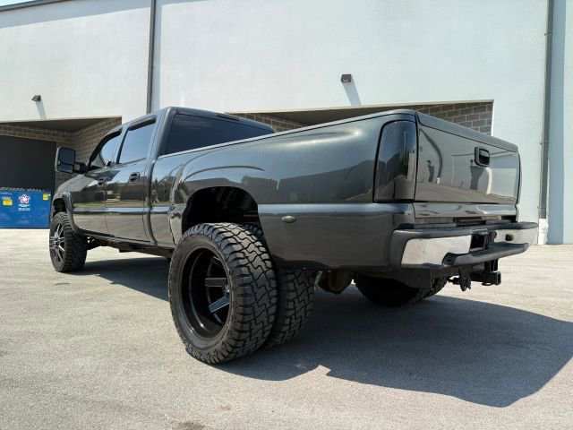 Used 2004 GMC Sierra 3500 SLT w/ Heavy-Duty Power Package AWD/4WD image 7