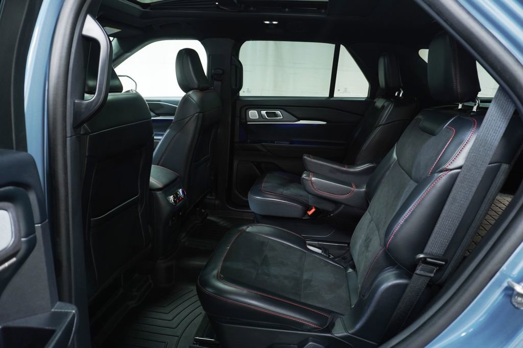 Used 2025 Ford Explorer ST w/ Sun And Sound Package image 17
