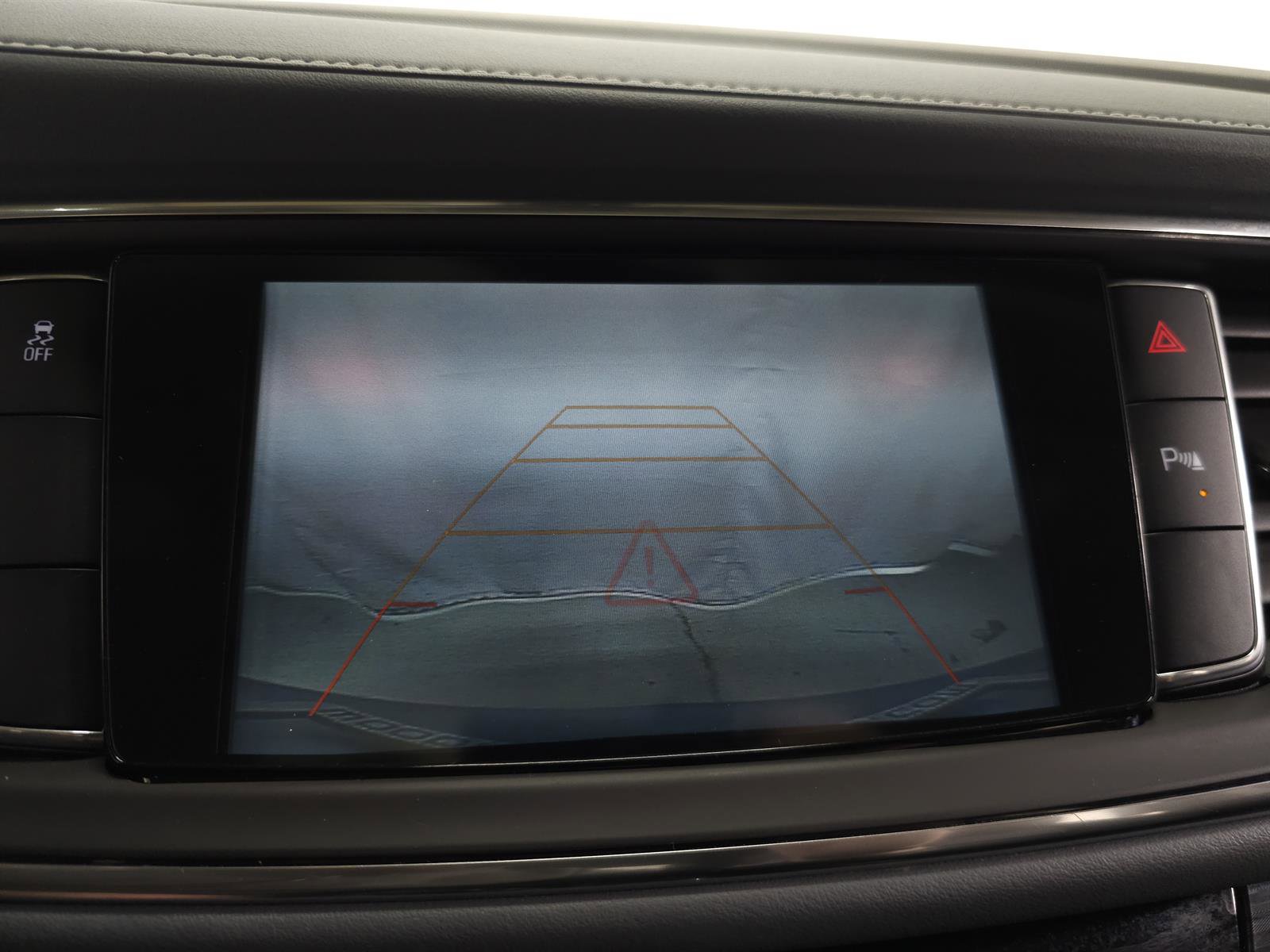 Used 2019 Buick Enclave Essence image 25