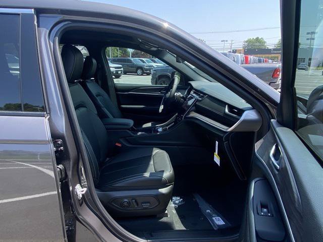 Used 2025 Jeep Grand Cherokee L Limited w/ Luxury Tech Group II AWD/4WD image 29