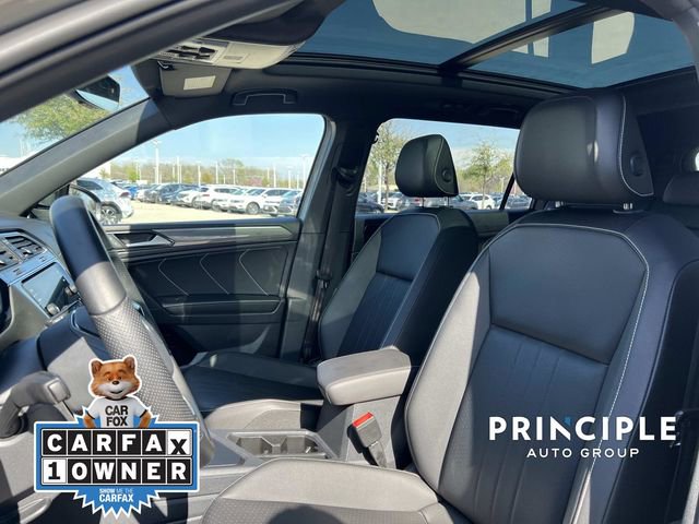 Certified 2022 Volkswagen Tiguan SE R-Line image 15