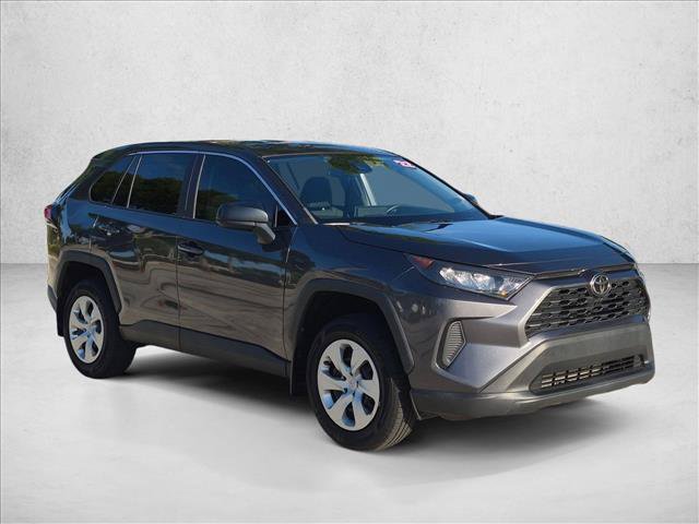 Used 2022 Toyota RAV4 LE FWD image 3