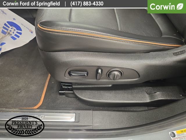 Used 2023 GMC Acadia AT4 AWD/4WD image 35