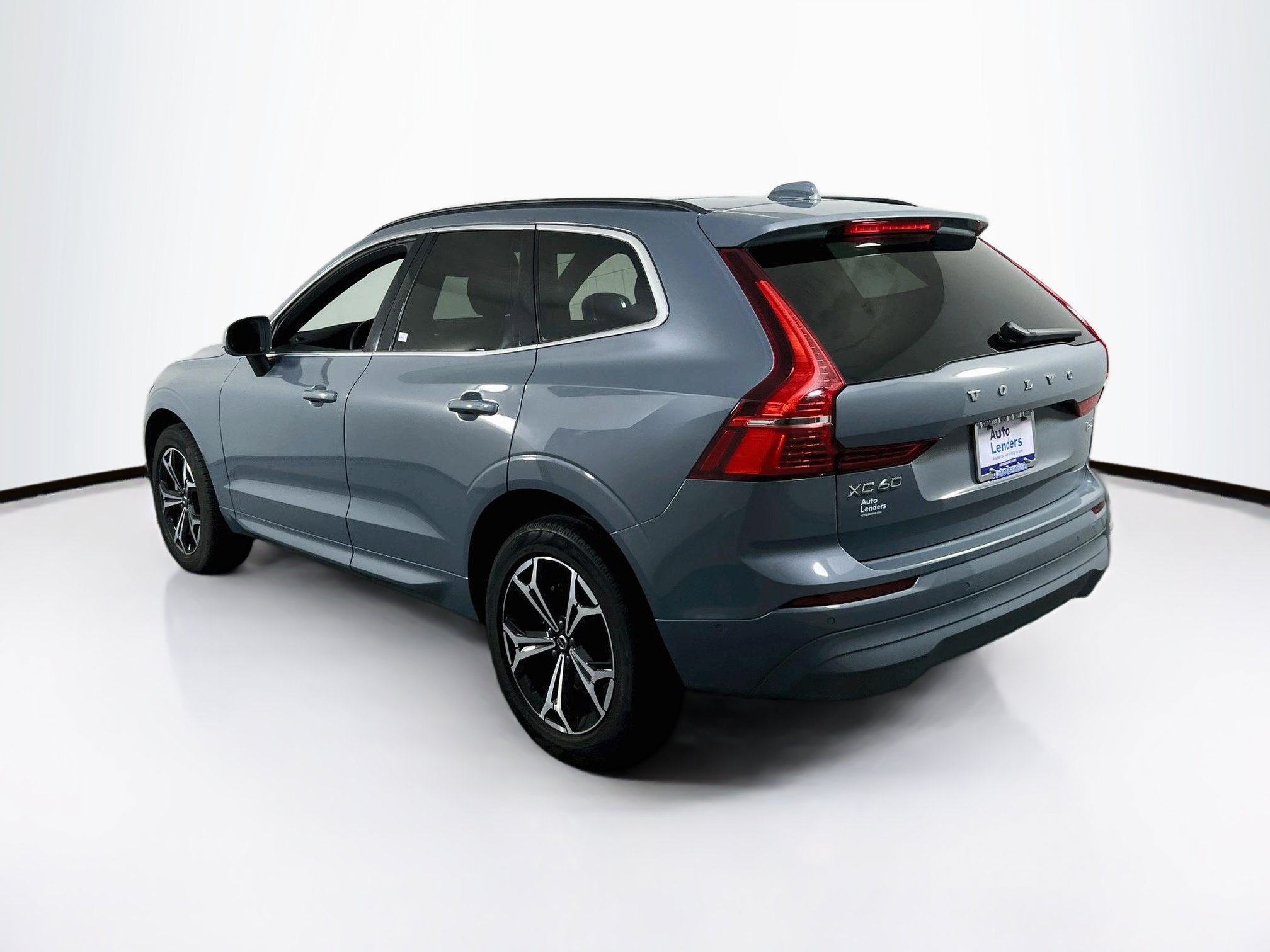 Used 2022 Volvo XC60 B5 Momentum AWD/4WD image 7