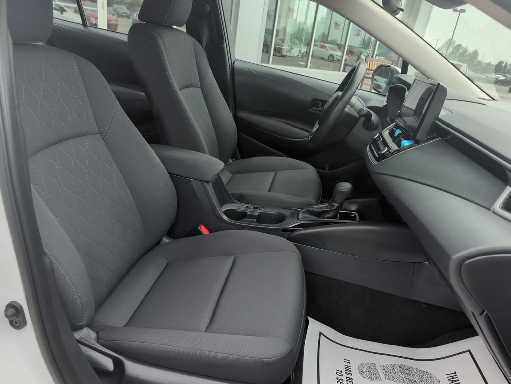 Used 2023 Toyota Corolla LE w/ LE Convenience Package FWD image 22