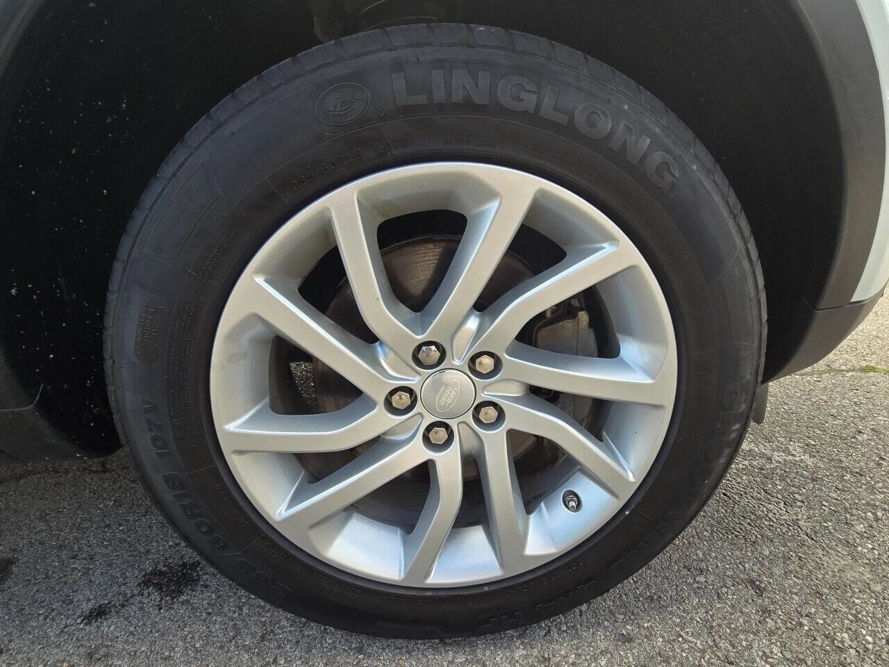 Used 2019 Land Rover Discovery Sport HSE image 40