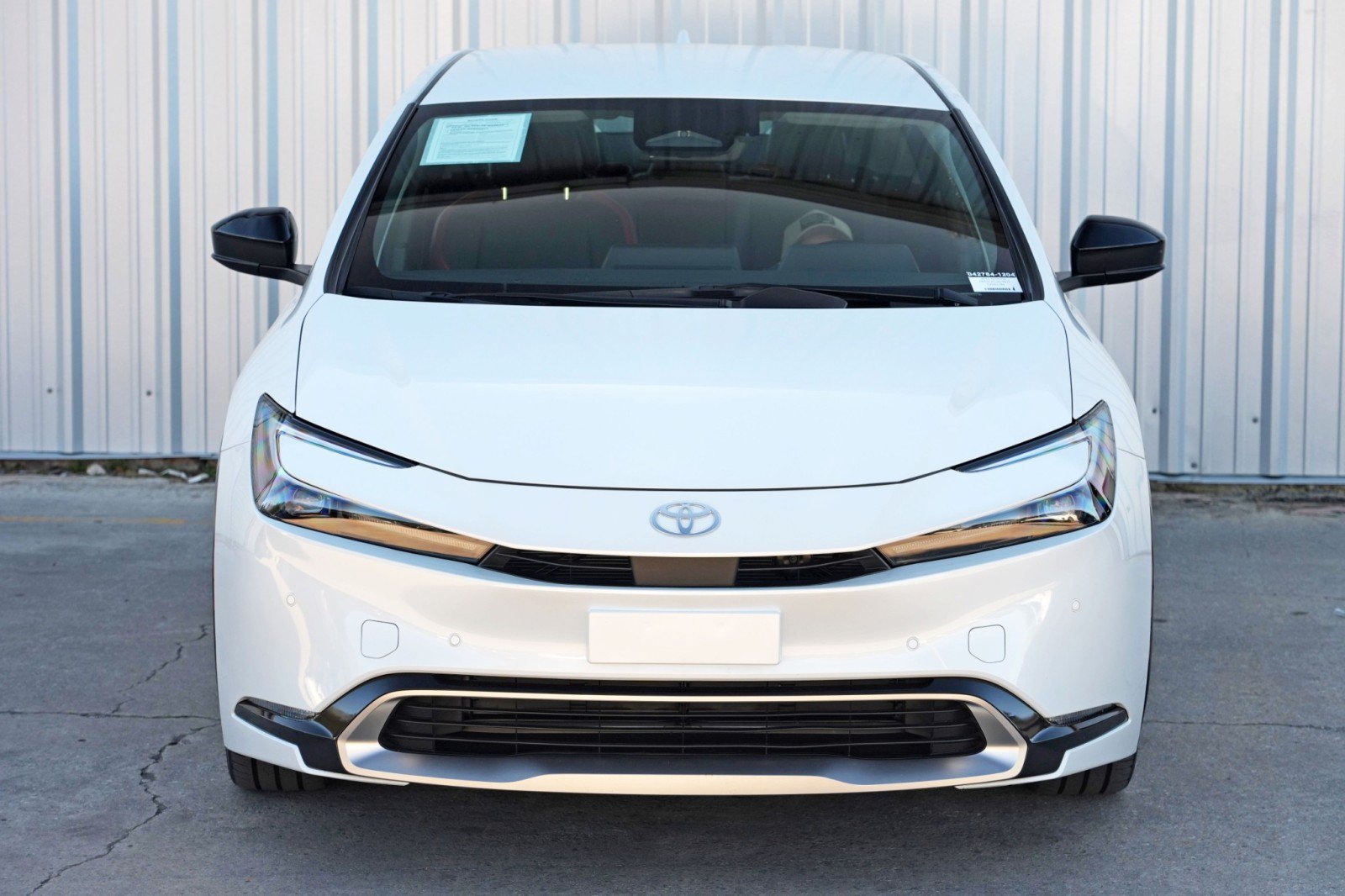 Used 2025 Toyota Prius Plug-In Hybrid XSE FWD image 44