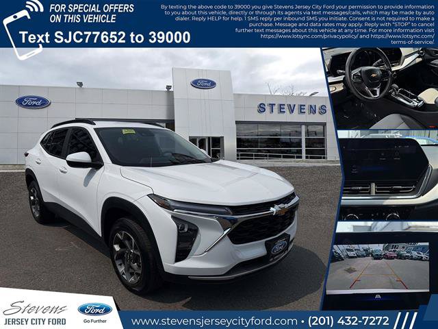 Used 2024 Chevrolet Trax LT w/ Driver Confidence Package FWD image 1