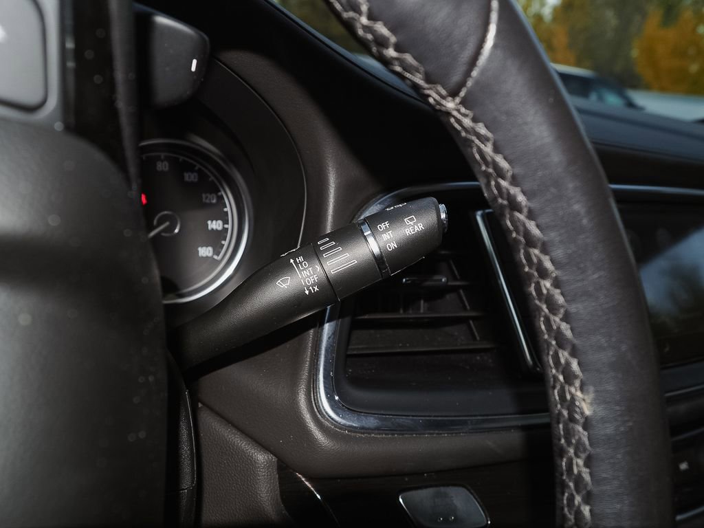 Certified 2023 Buick Enclave Essence image 37