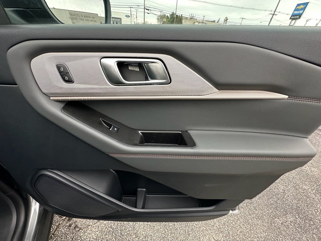 New 2026 Ford Explorer Active AWD/4WD image 23