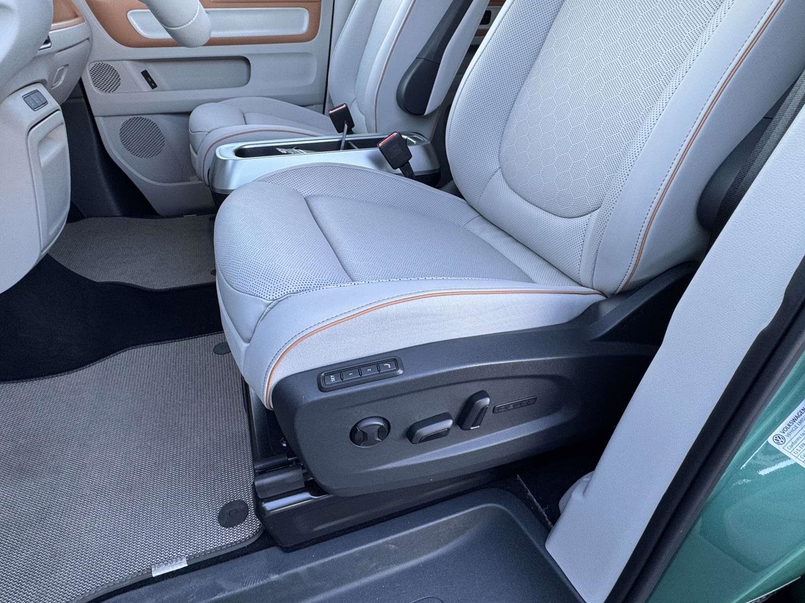 Certified 2025 Volkswagen ID. Buzz 1st Edition image 14