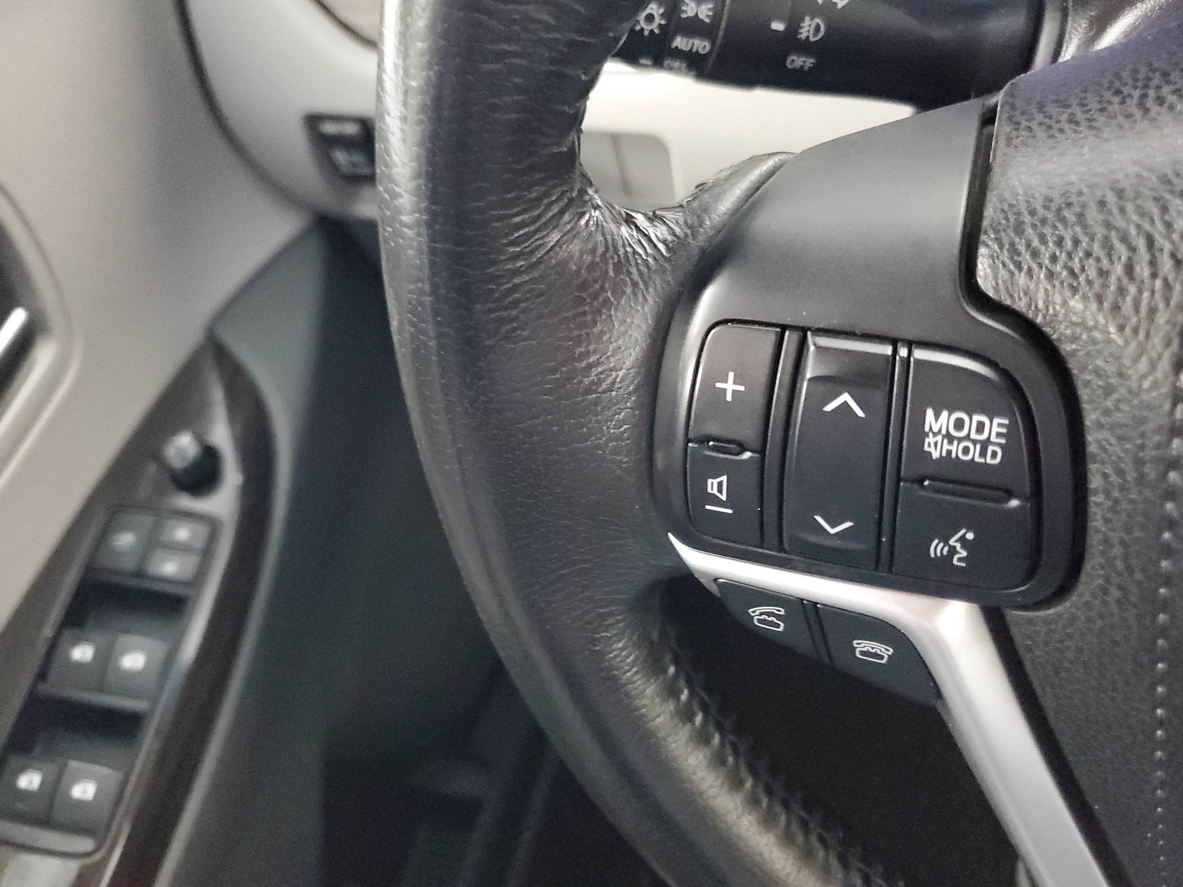 Used 2015 Toyota Sienna XLE FWD image 26