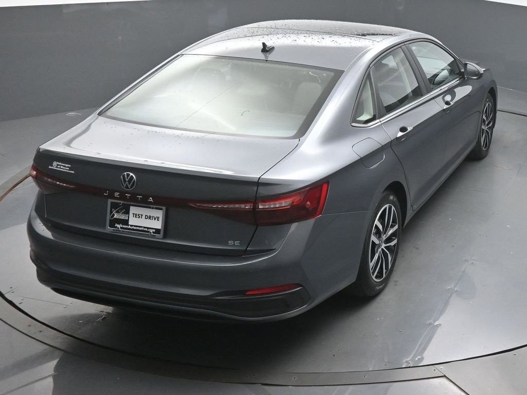 Used 2025 Volkswagen Jetta SE image 46