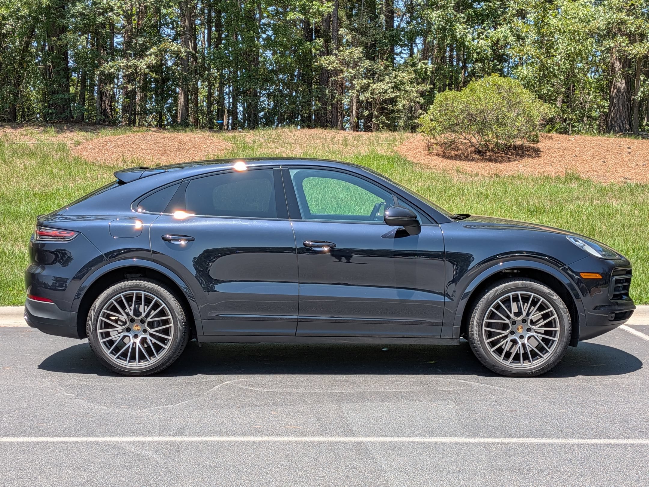 Certified 2023 Porsche Cayenne Platinum Edition AWD/4WD image 26