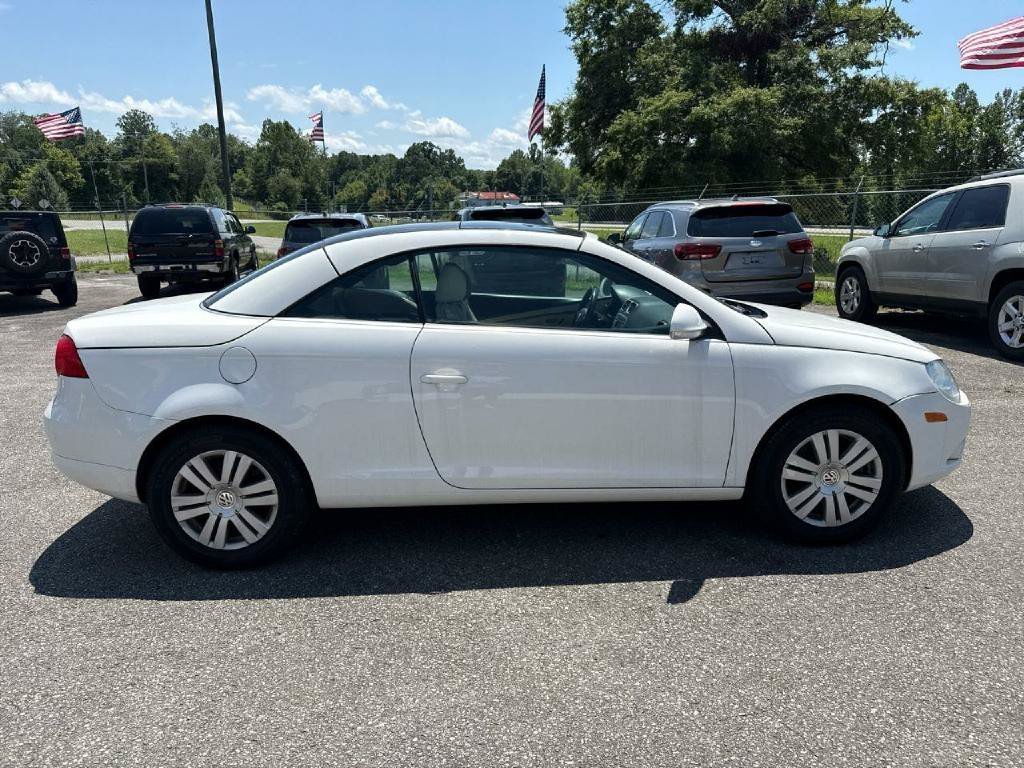 Used 2008 Volkswagen Eos FWD image 19