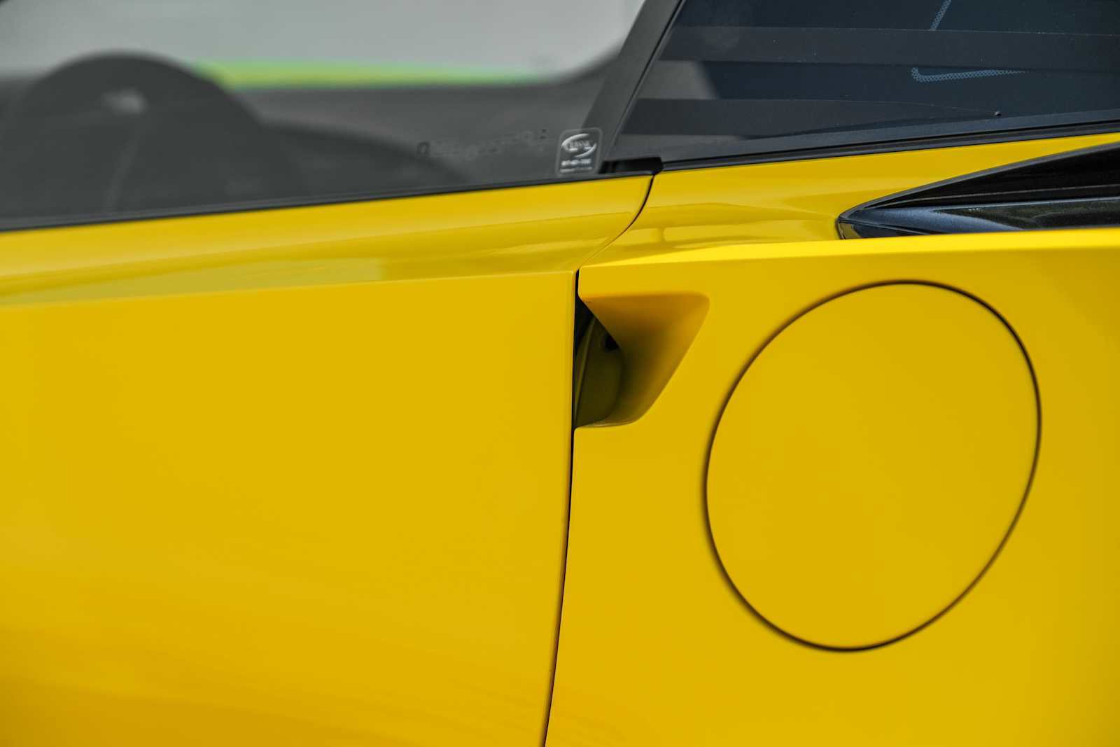 Used 2015 Chevrolet Corvette Z06 w/ 3LZ Preferred Equipment Group image 41