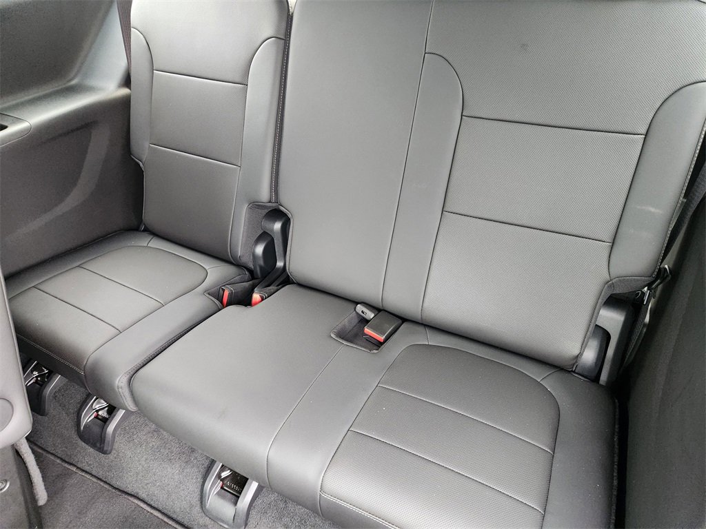 Used 2023 Chevrolet Traverse Premier image 34