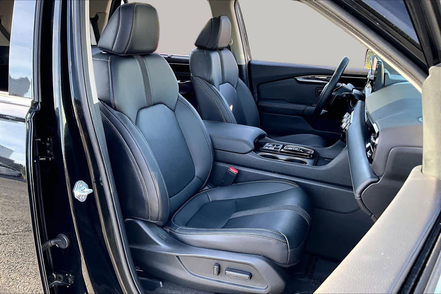 Used 2023 Honda Pilot Touring image 9