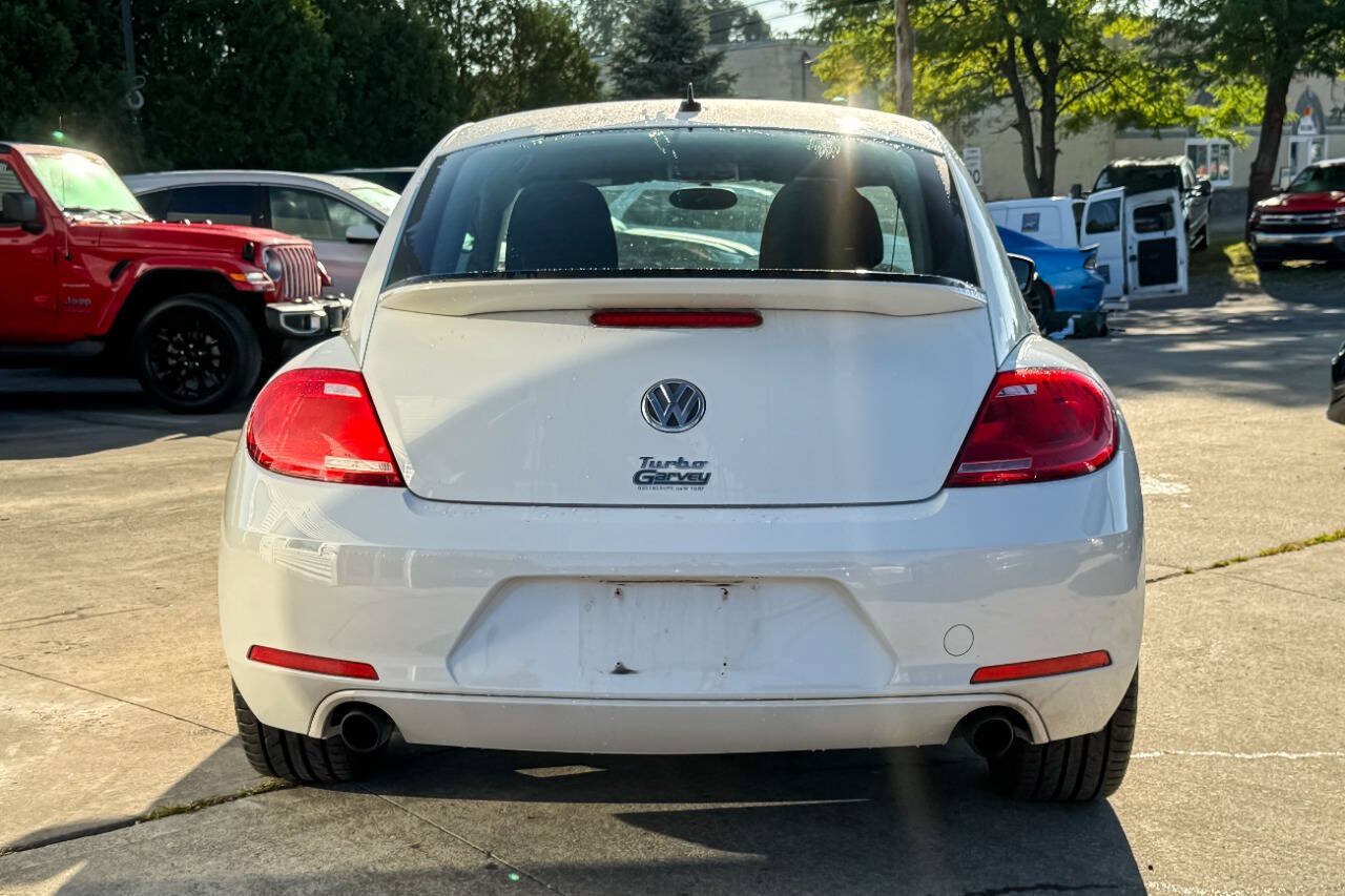 Used 2012 Volkswagen Beetle Launch Edition FWD image 4