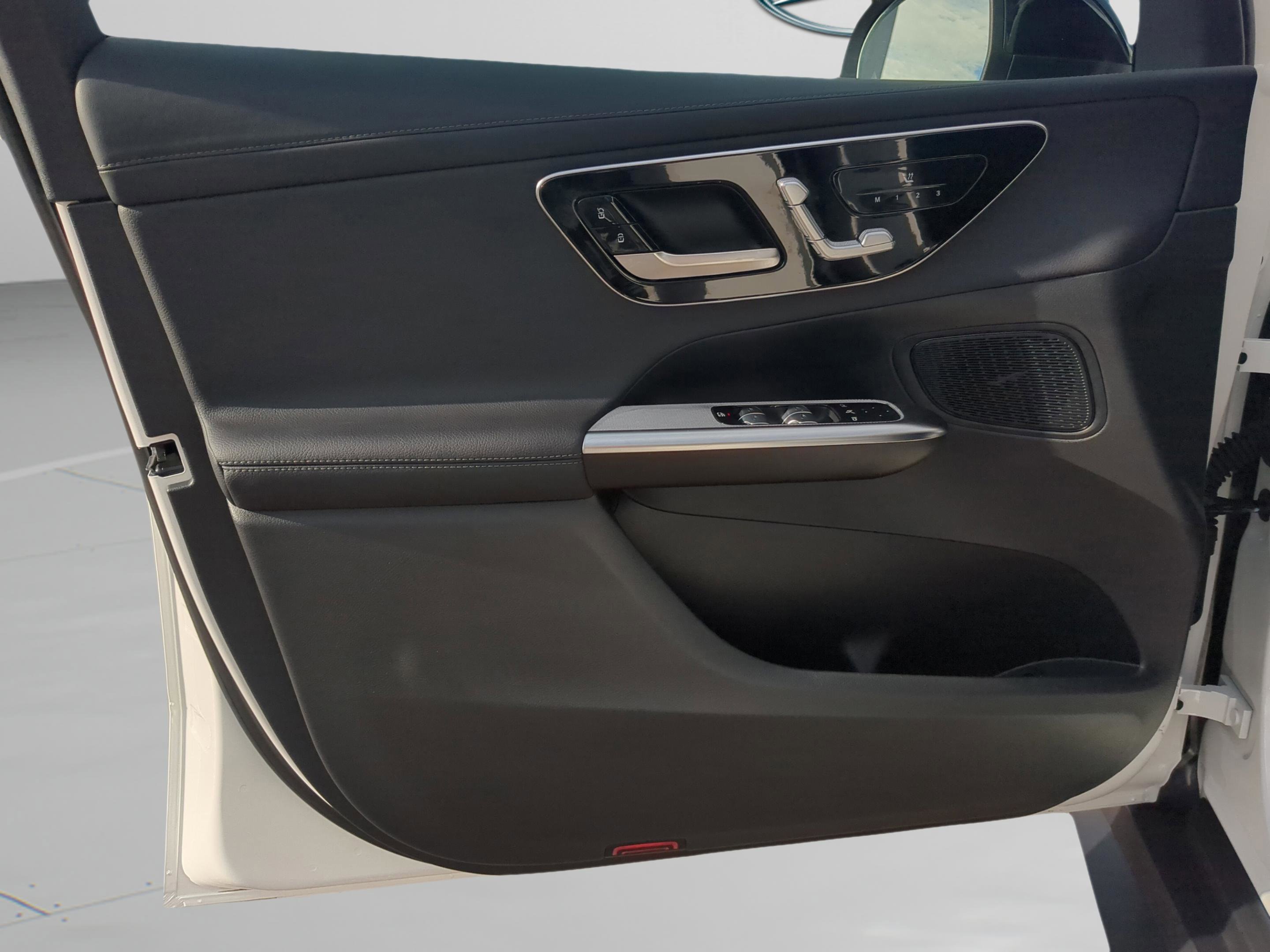 Certified 2025 Mercedes-Benz GLC 300 4MATIC image 21