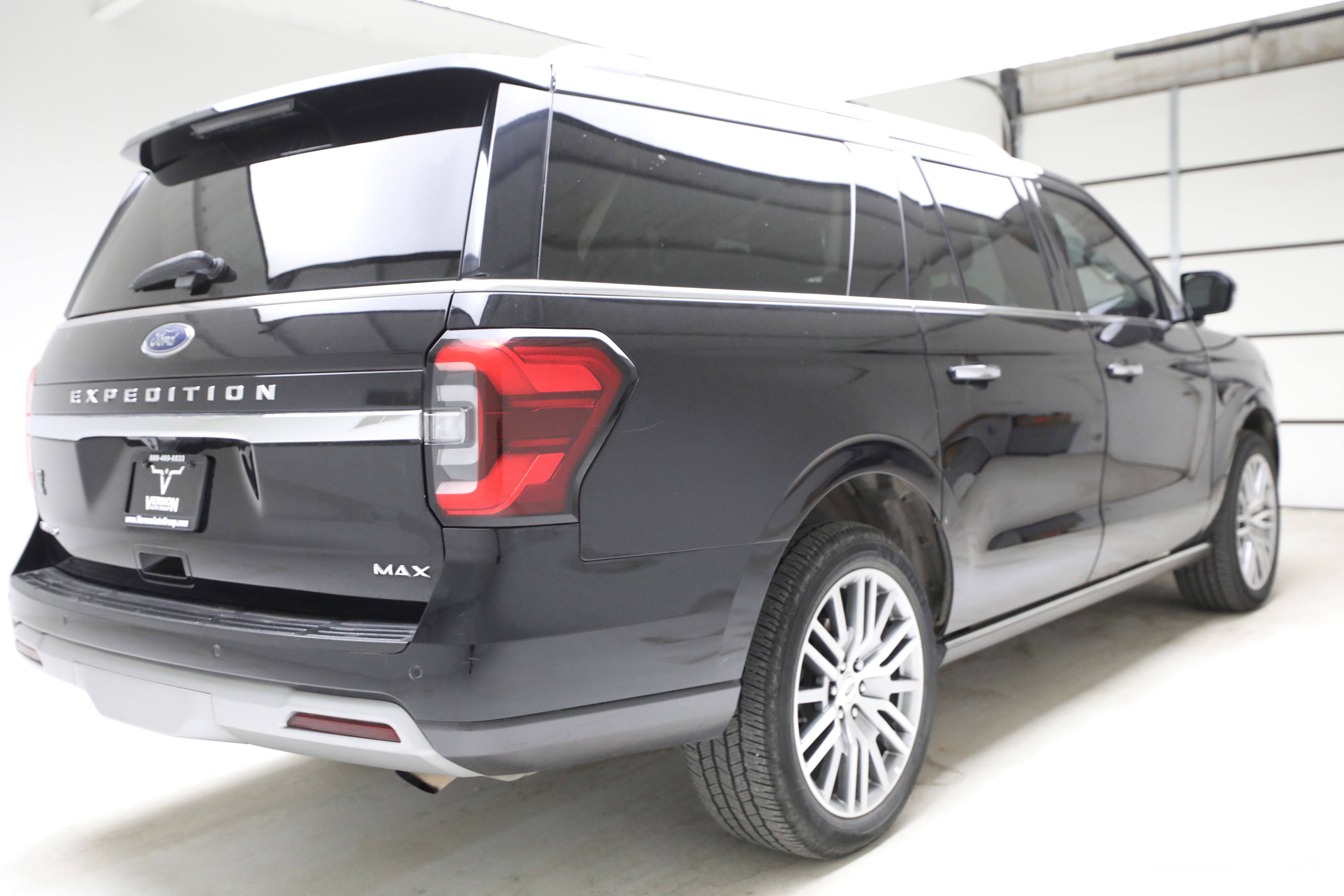 Used 2023 Ford Expedition Max Limited AWD/4WD image 4