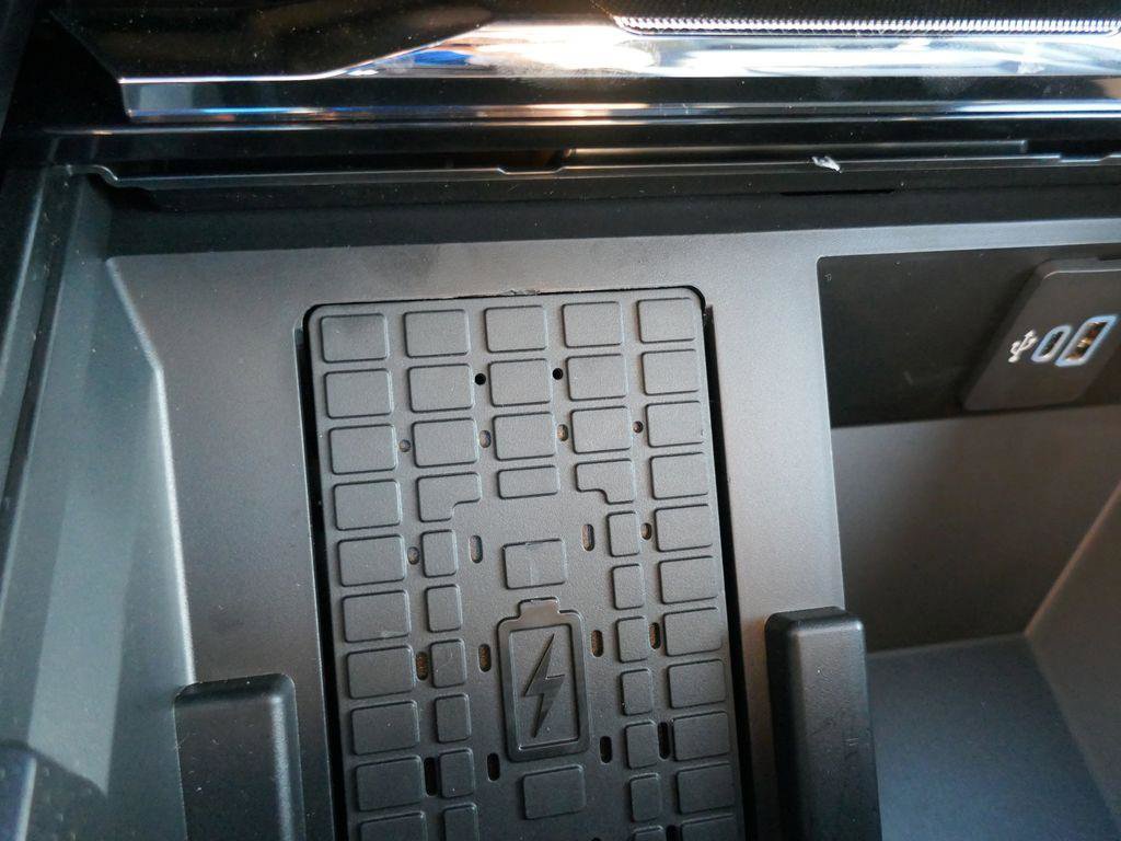 New 2026 Ford F350 Lariat w/ Black Appearance Package image 28