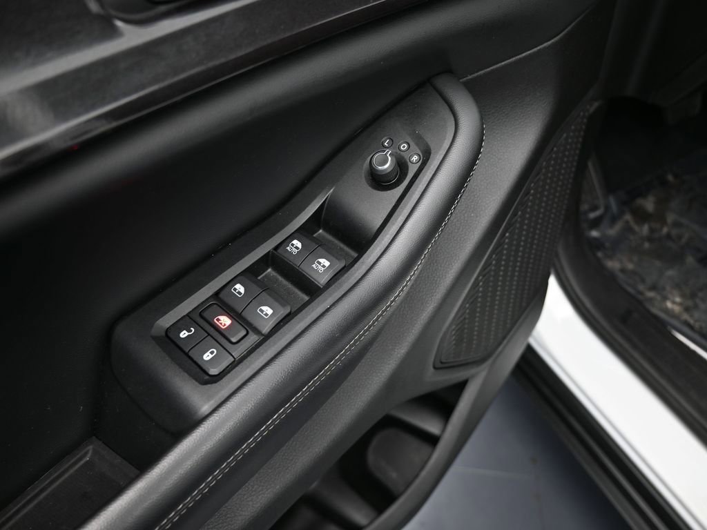 Used 2023 Jeep Grand Cherokee L Laredo w/ Luxury Tech Group I image 13