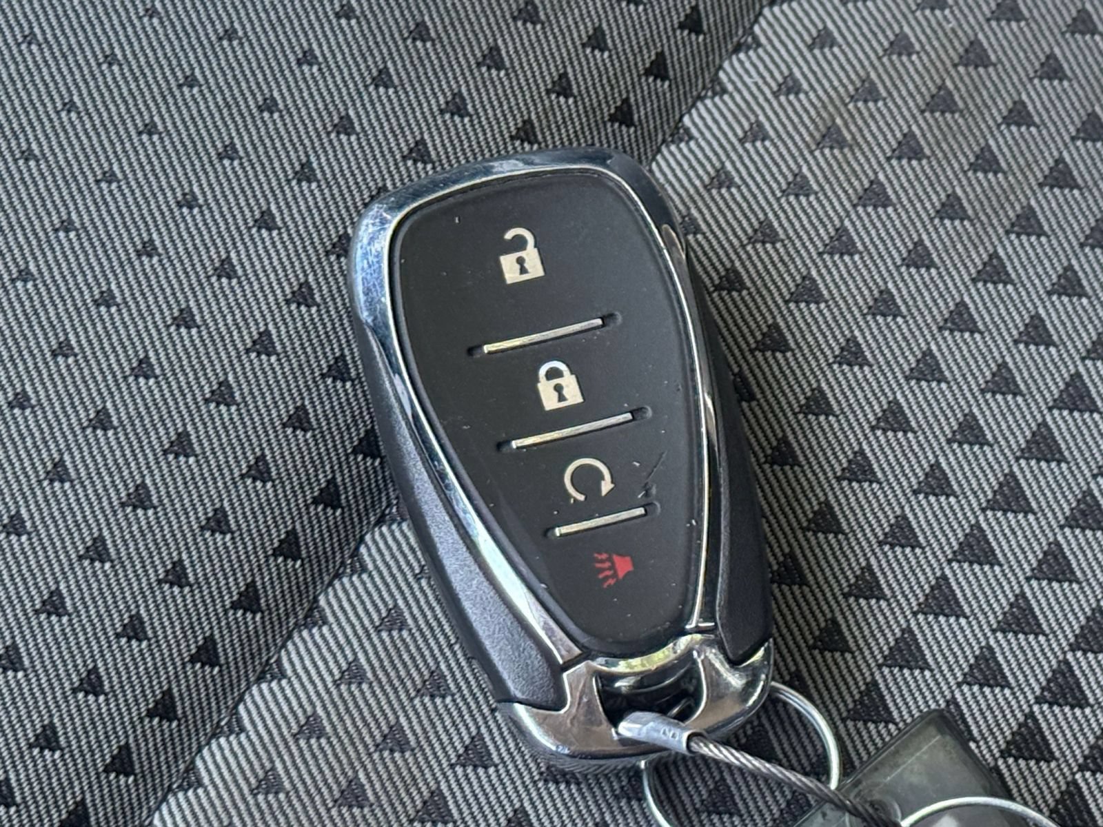 Used 2025 Chevrolet Trax LT FWD image 21