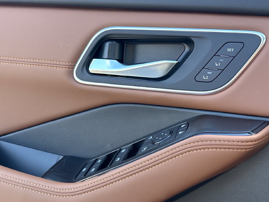 New 2026 Nissan Rogue Platinum AWD/4WD image 10