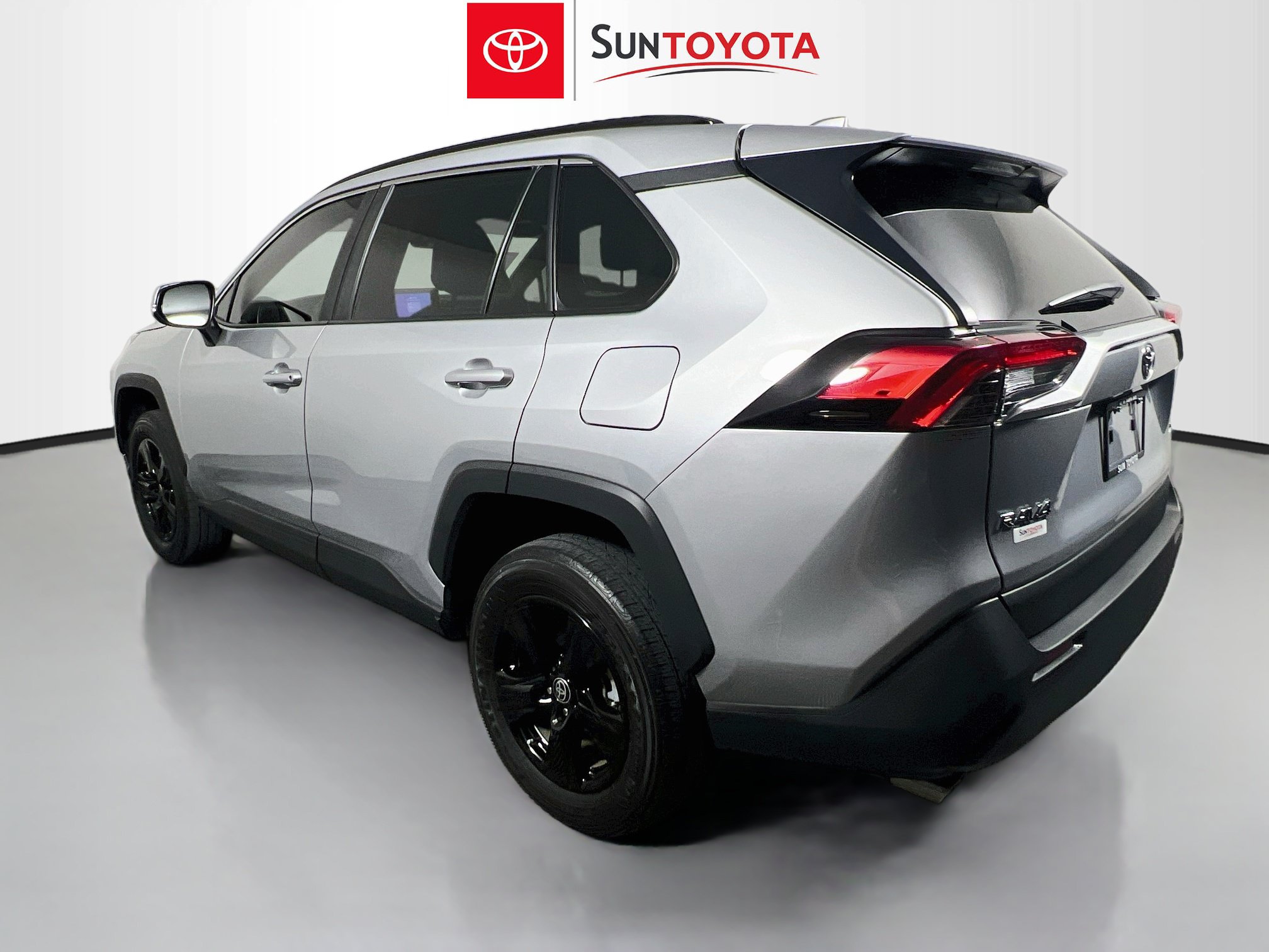 Used 2024 Toyota RAV4 XLE FWD image 6
