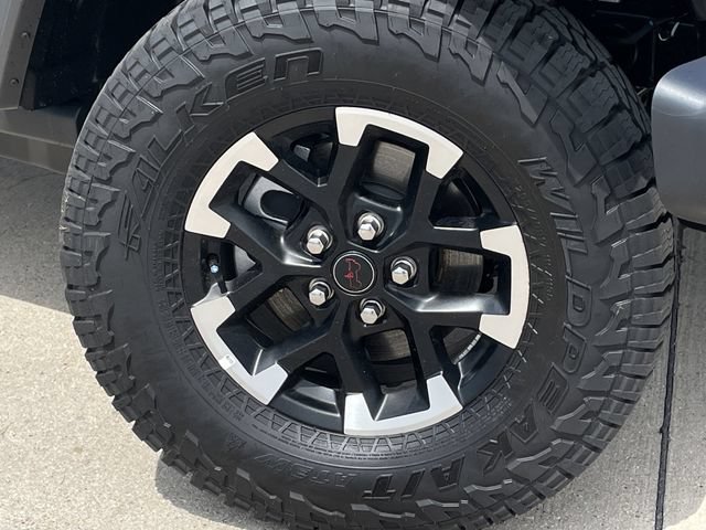 Used 2026 Jeep Gladiator Rubicon AWD/4WD image 8
