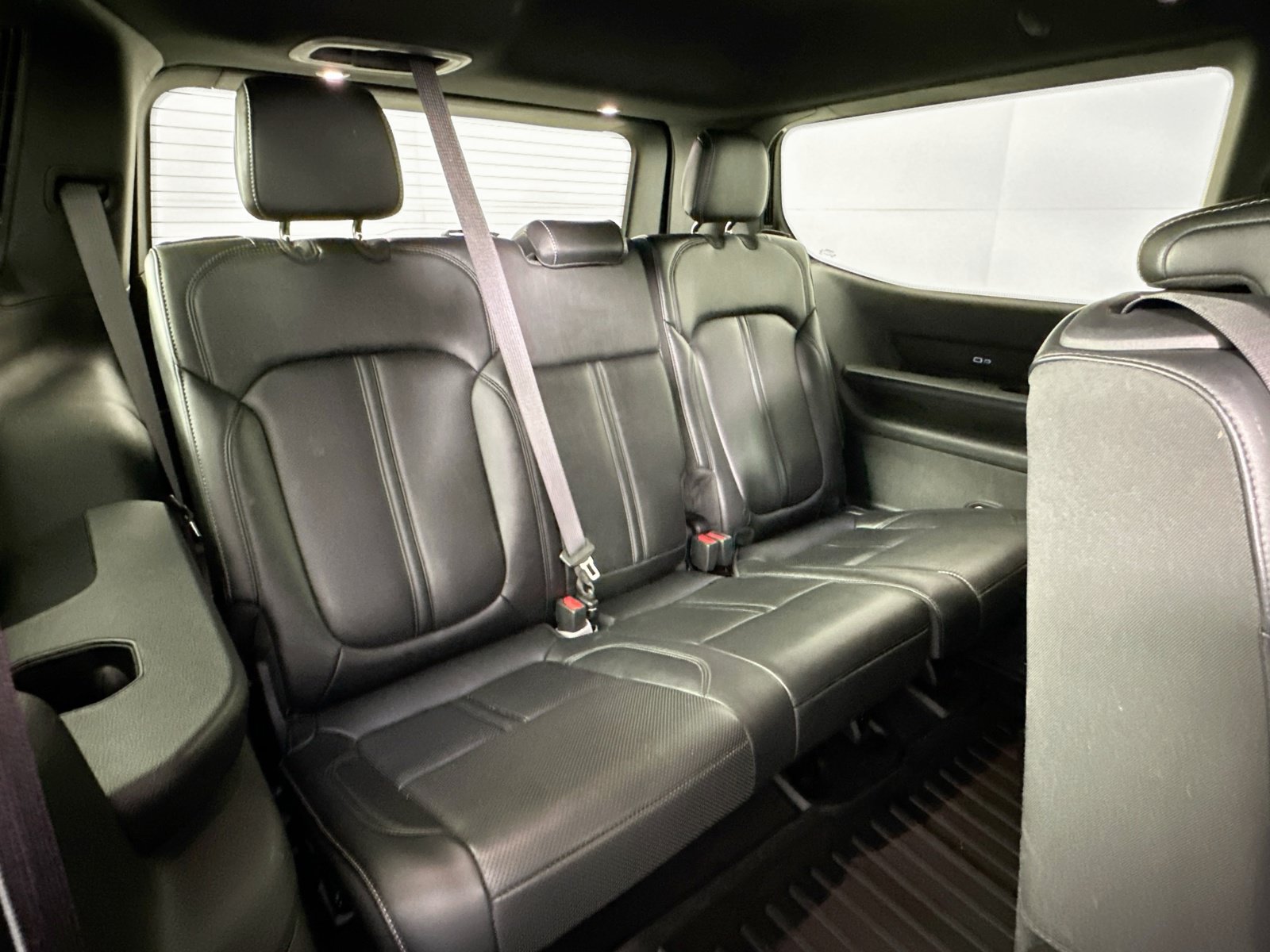 Used 2022 Jeep Wagoneer Series III RWD image 28